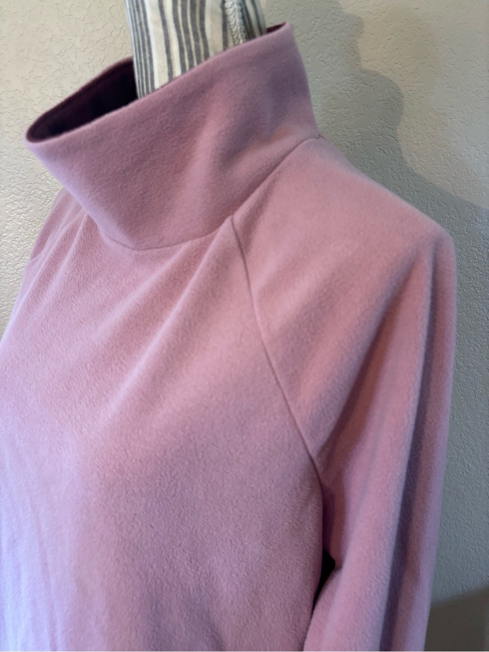 L.L. Bean Fleece Pullover Large 2-Tone Burgundy Trim Cozy Repreve Polyester Soft - Picture 9 of 16